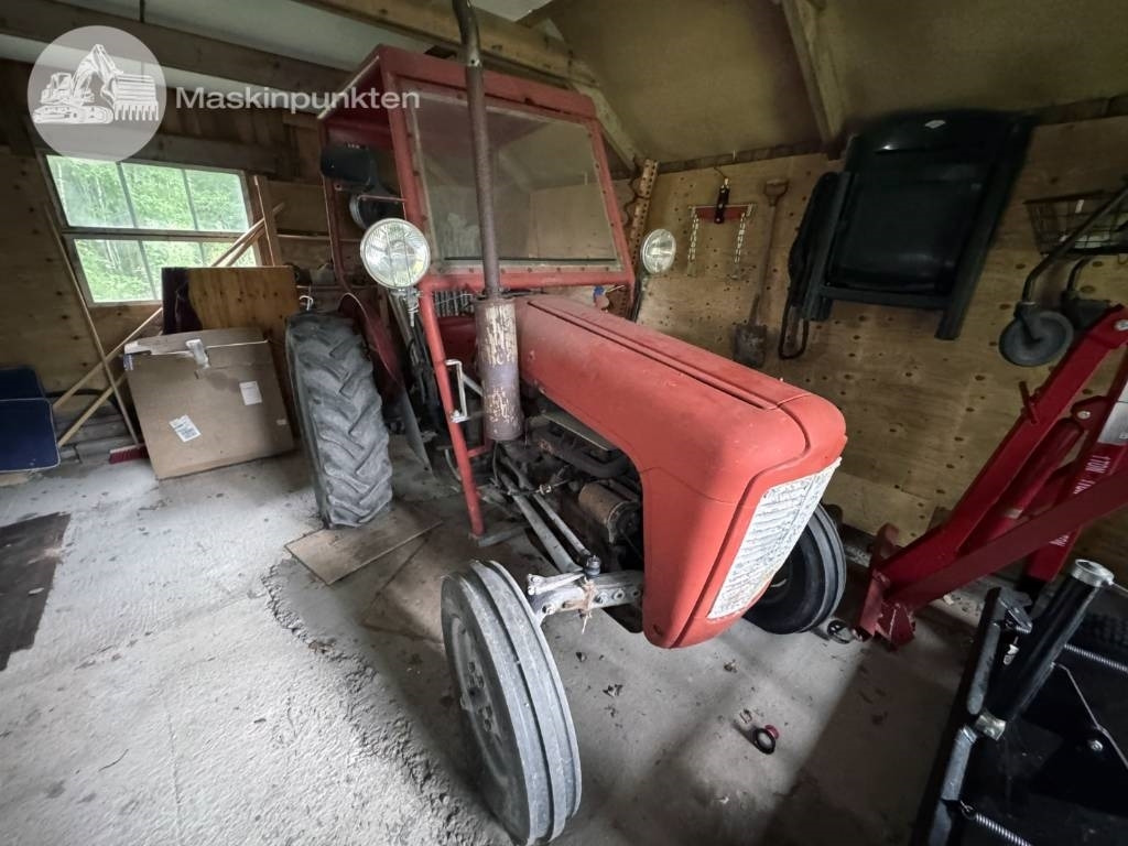 Massey Ferguson 35 - Tractor: foto 1 Massey Ferguson 35 - Tractor: foto 1