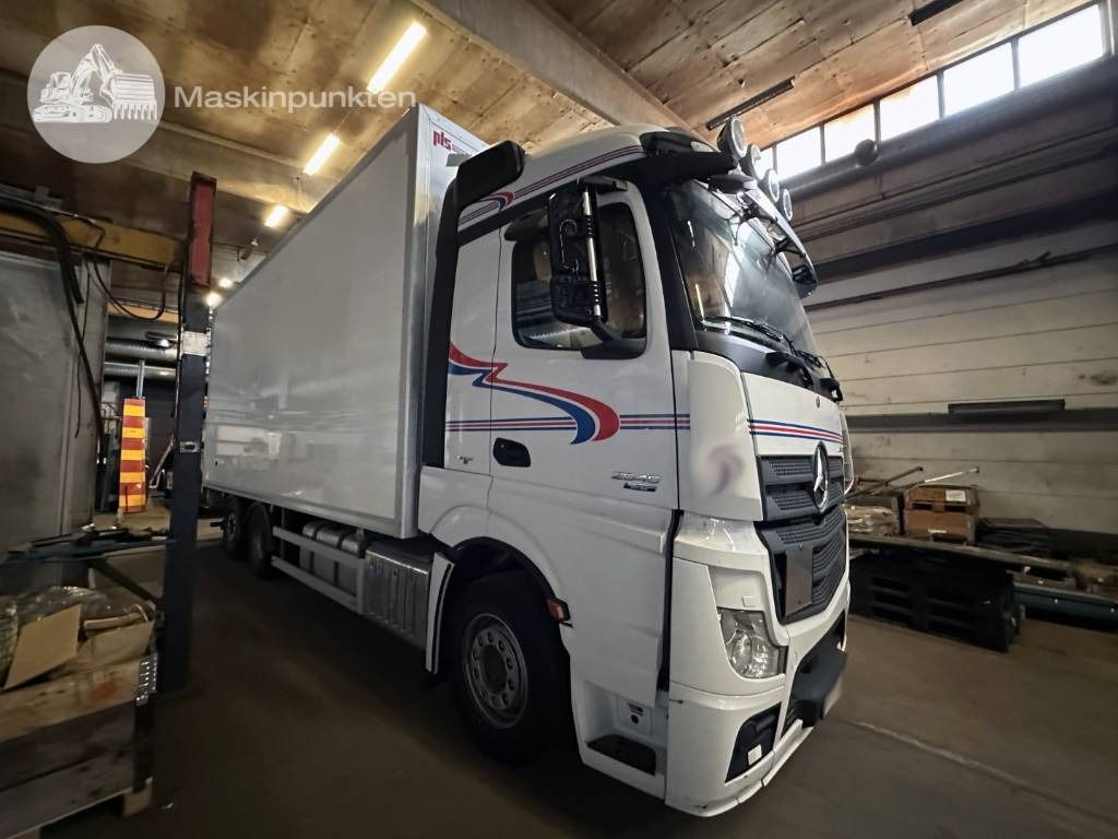 Mercedes-Benz Actros 2545 - Camión caja cerrada: foto 3 Mercedes-Benz Actros 2545 - Camión caja cerrada: foto 3