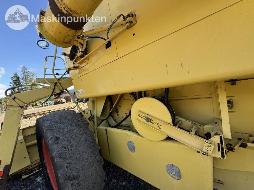 Cosechadora de granos New Holland 1530: foto 9 Cosechadora de granos New Holland 1530: foto 9