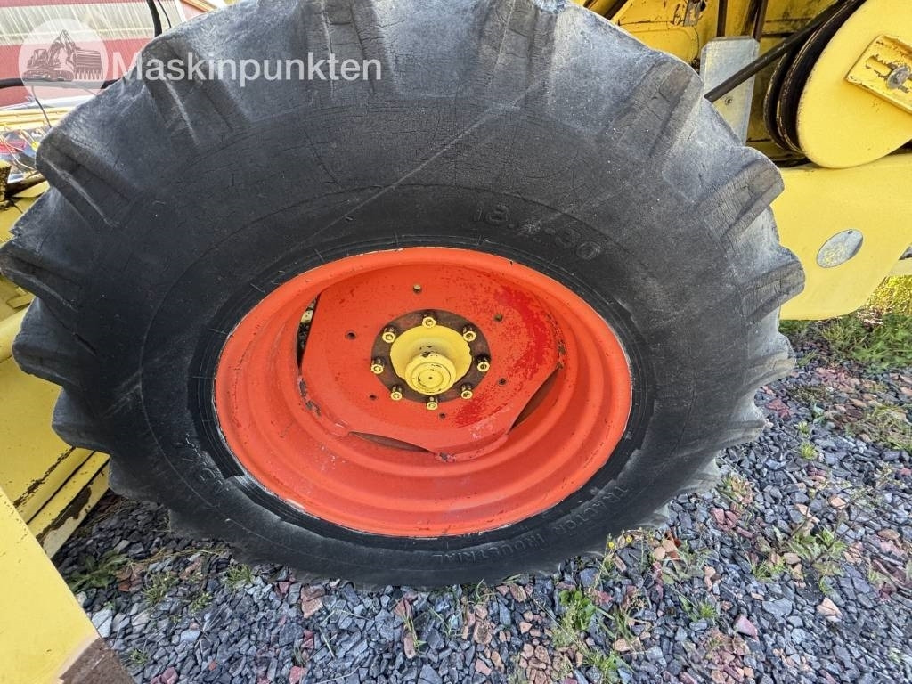 Cosechadora de granos New Holland 1530: foto 8 Cosechadora de granos New Holland 1530: foto 8