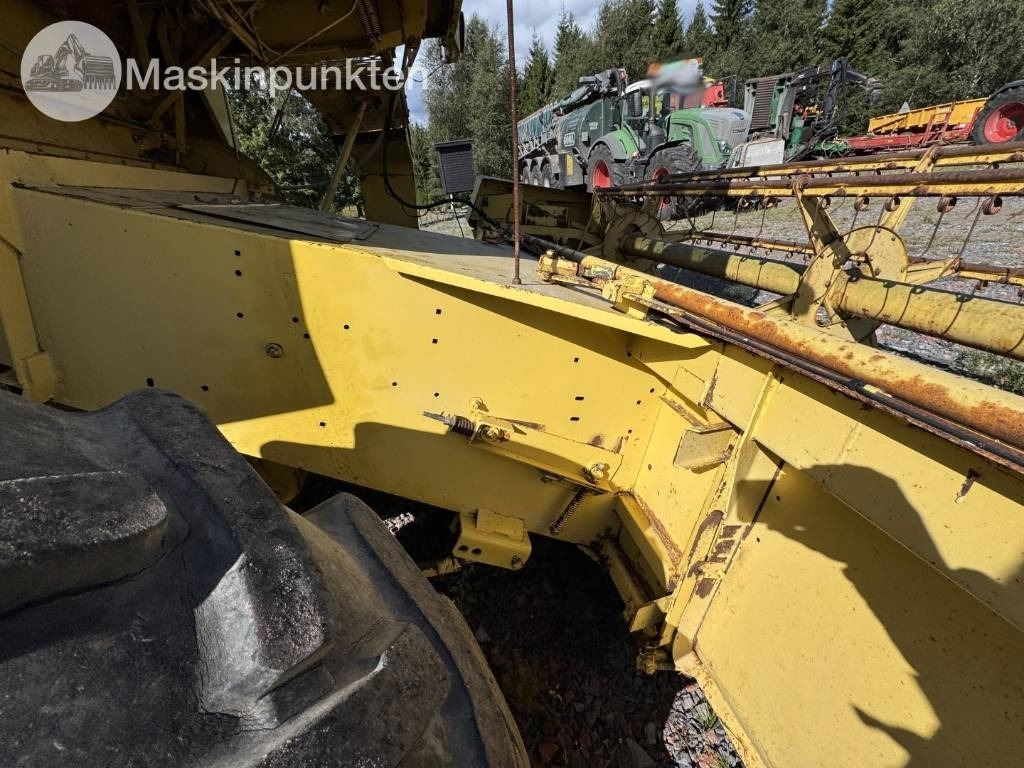 Cosechadora de granos New Holland 1530: foto 30 Cosechadora de granos New Holland 1530: foto 30