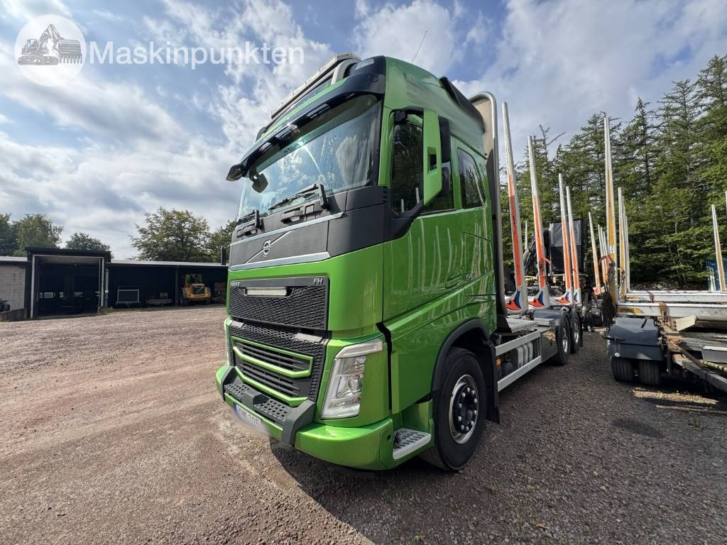 Volvo FH 16 550  - Camión forestal: foto 1 Volvo FH 16 550  - Camión forestal: foto 1