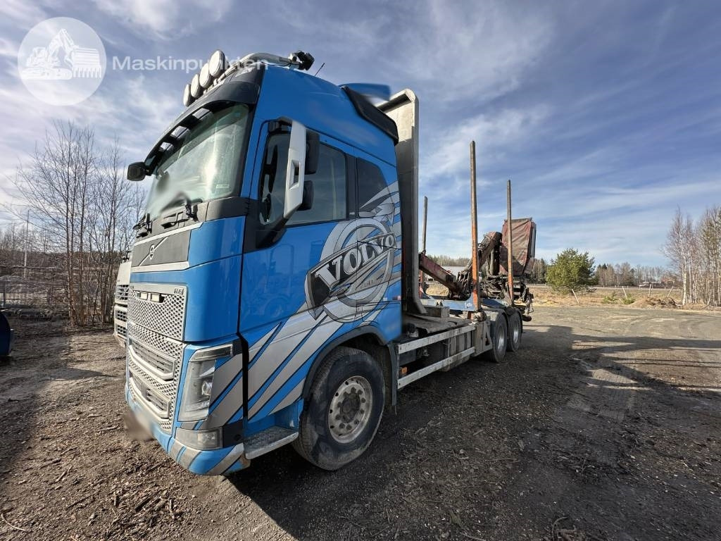 Volvo FH 16 750 - Camión forestal: foto 1 Volvo FH 16 750 - Camión forestal: foto 1