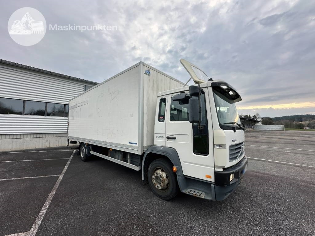 Volvo FL 612 - Camión caja cerrada: foto 1 Volvo FL 612 - Camión caja cerrada: foto 1