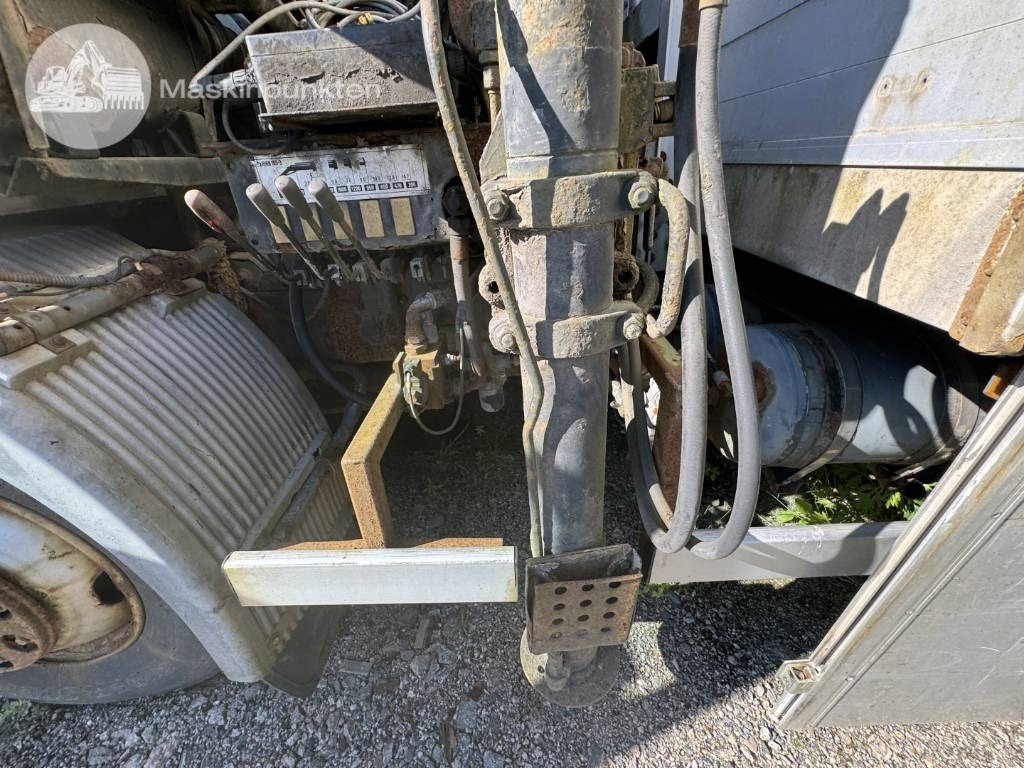 Camión grúa Volvo FL 614: foto 40