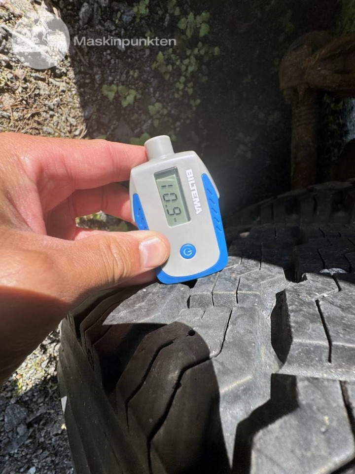 Camión grúa Volvo FL 614: foto 10