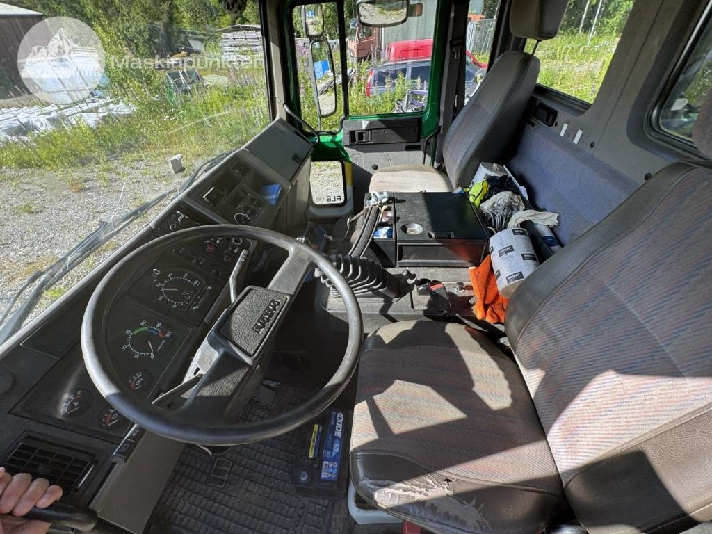 Camión grúa Volvo FL 614: foto 30