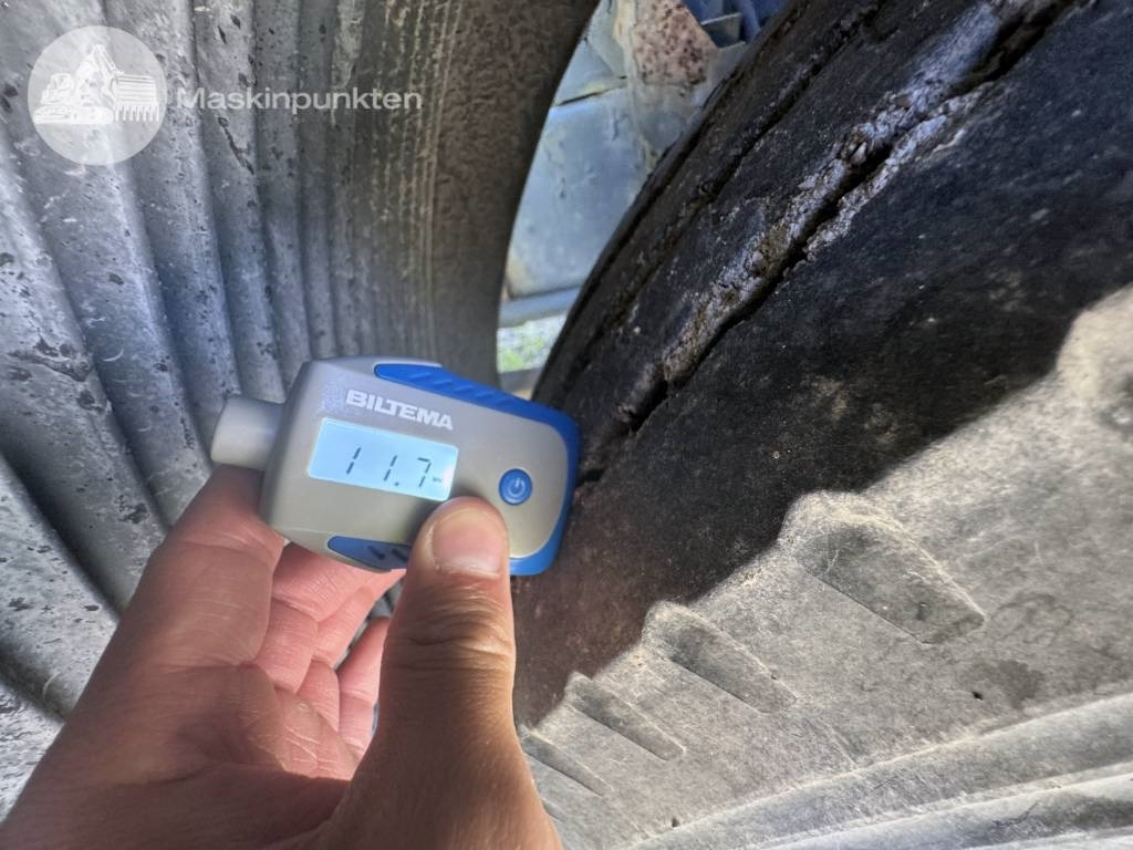 Camión grúa Volvo FL 614: foto 23