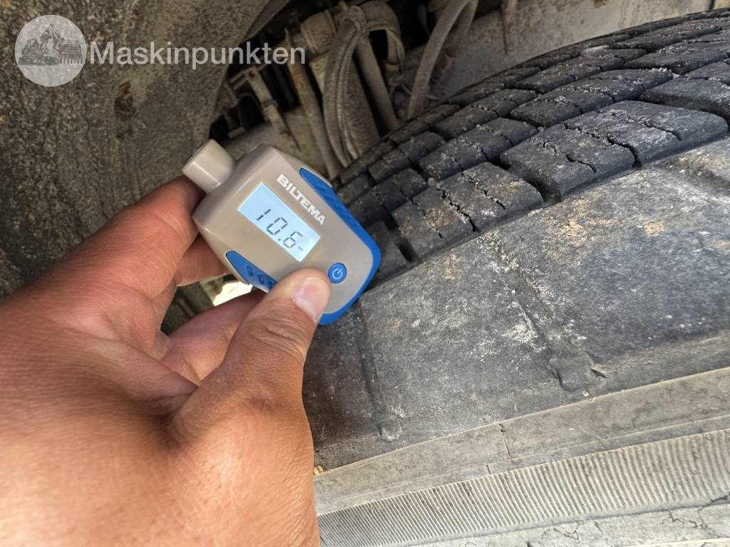 Volvo FM 440 CAMELEONT + BERFLAK + BETONGBLANDARE - Camión portacontenedore/ Intercambiable: foto 5 Volvo FM 440 CAMELEONT + BERFLAK + BETONGBLANDARE - Camión portacontenedore/ Intercambiable: foto 5