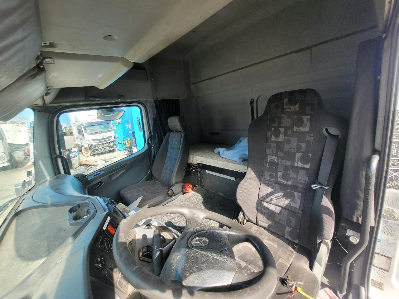 Cabeza tractora MERCEDES AXOR 1843: foto 10