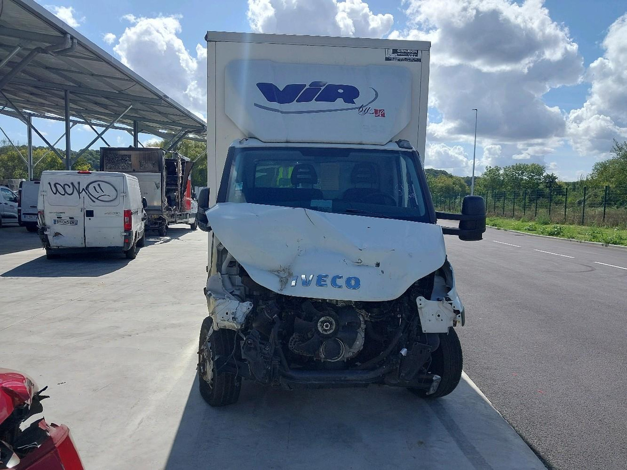 IVECO PORTEUR 65C14N - Furgoneta caja cerrada: foto 2 IVECO PORTEUR 65C14N - Furgoneta caja cerrada: foto 2