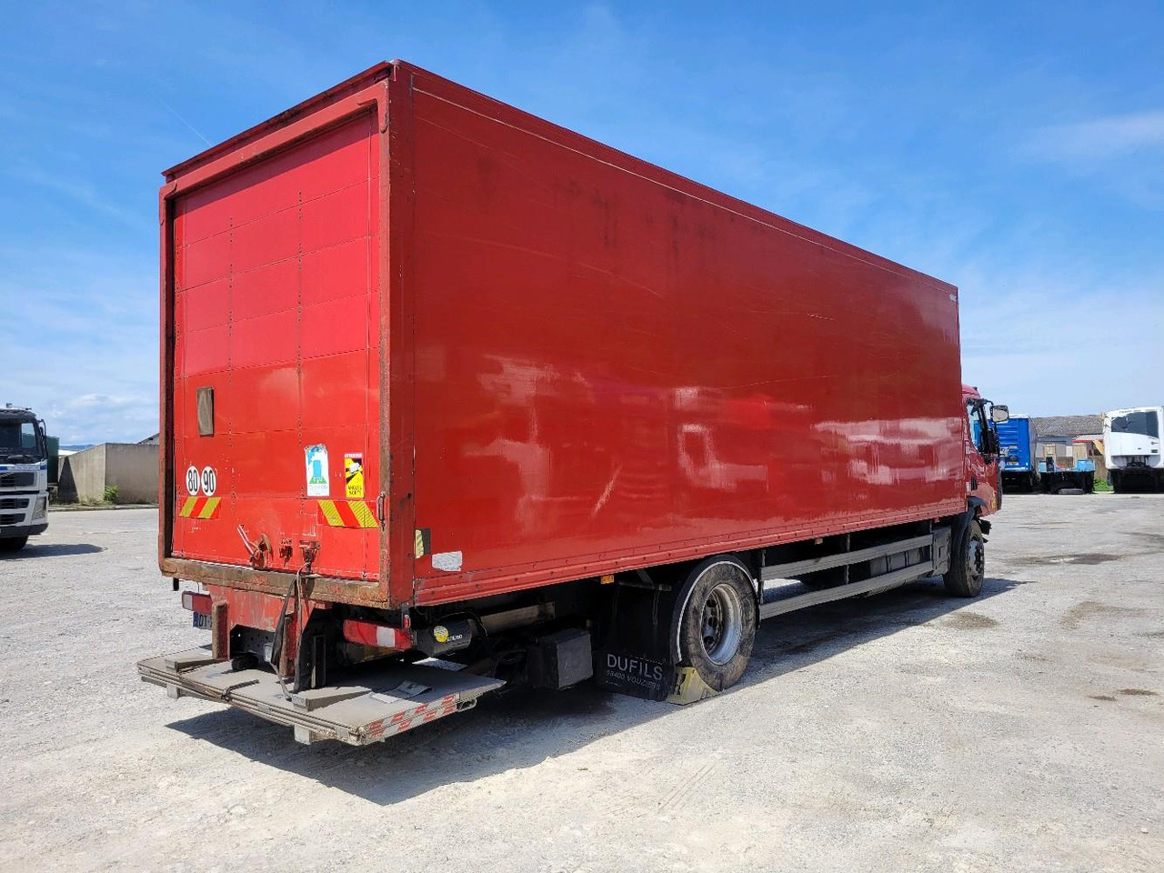 RENAULT D19 WIDE - Camión caja cerrada: foto 4 RENAULT D19 WIDE - Camión caja cerrada: foto 4