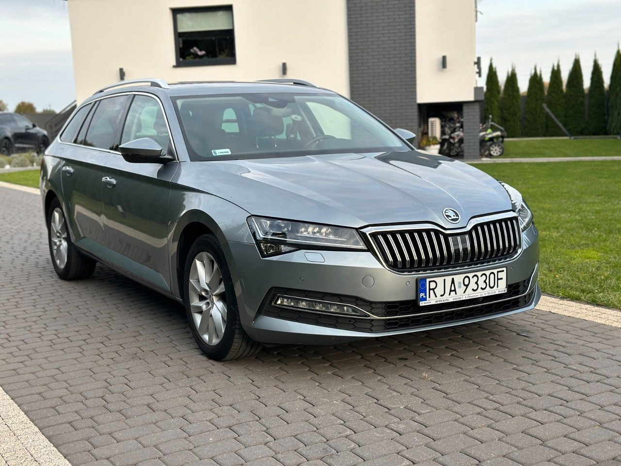 Skoda Superb 2.0 TDI SCR 147kW DSG STYLE COMBI - Coche: foto 3 Skoda Superb 2.0 TDI SCR 147kW DSG STYLE COMBI - Coche: foto 3