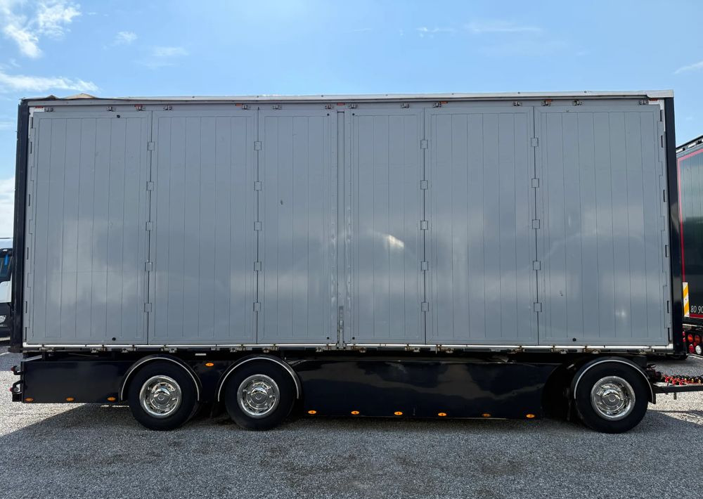 Leasing de  Volvo FH16 660 HP TANDEM 6x2 LIMITED EDITION Volvo FH16 660 HP TANDEM 6x2 LIMITED EDITION: foto 14