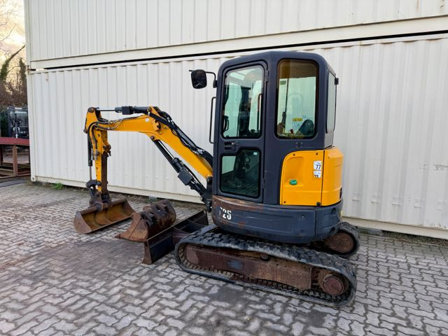 Bobcat E26 / 2016 BJ / 3 x Löffel / 3.905 H - Miniexcavadora: foto 3 Bobcat E26 / 2016 BJ / 3 x Löffel / 3.905 H - Miniexcavadora: foto 3