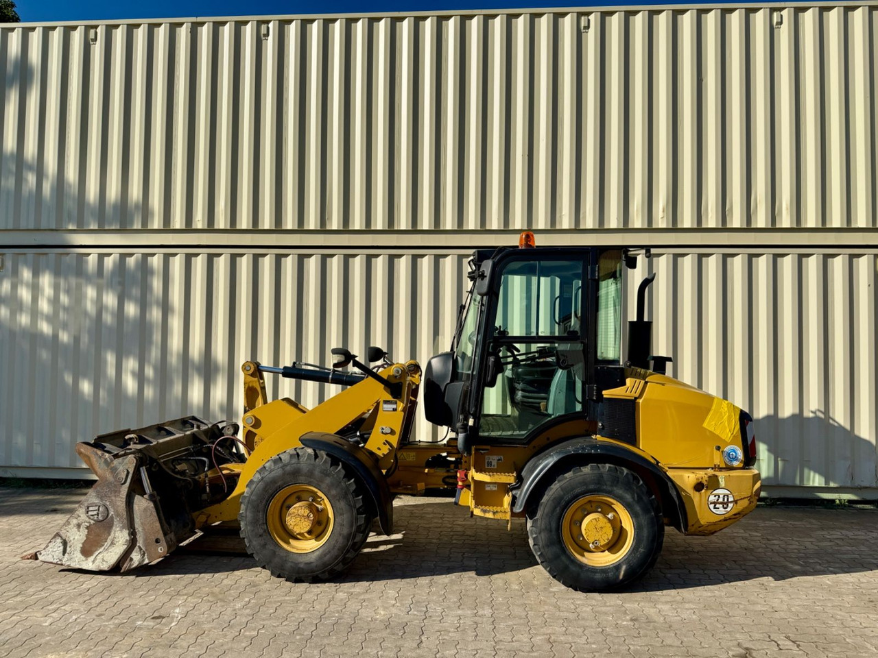 CAT 907H2 / 2014 BJ / 6.390 H / Schaufel + Gabel - Cargadora de ruedas: foto 2 CAT 907H2 / 2014 BJ / 6.390 H / Schaufel + Gabel - Cargadora de ruedas: foto 2