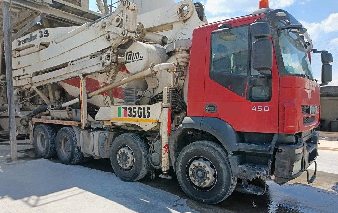 Iveco TRAKKER 450 COIME 35 - Camión bomba de hormigón: foto 1 Iveco TRAKKER 450 COIME 35 - Camión bomba de hormigón: foto 1
