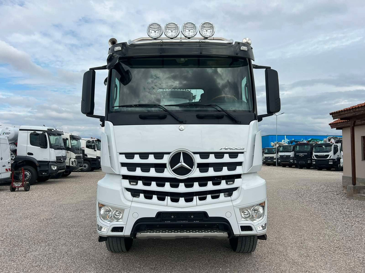 Mercedes-Benz AROCS 3251 CIFA MAGNUM MK28.4L - Camión bomba de hormigón: foto 2 Mercedes-Benz AROCS 3251 CIFA MAGNUM MK28.4L - Camión bomba de hormigón: foto 2