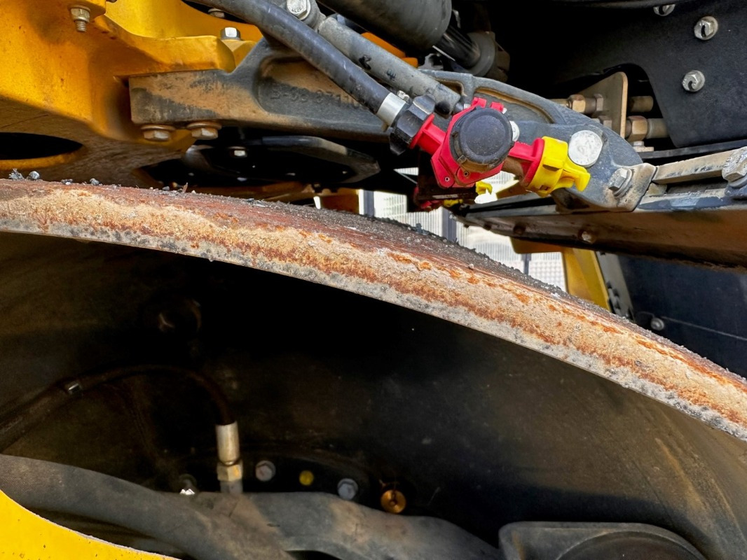 BOMAG DE BW 154 AP-5 AM - Apisonadora de asfalto: foto 3 BOMAG DE BW 154 AP-5 AM - Apisonadora de asfalto: foto 3