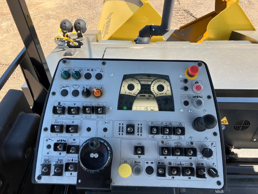 Pavimentadora de asfalto BOMAG IT BF 800 C S600  Stage IIIa/Tier 3: foto 6