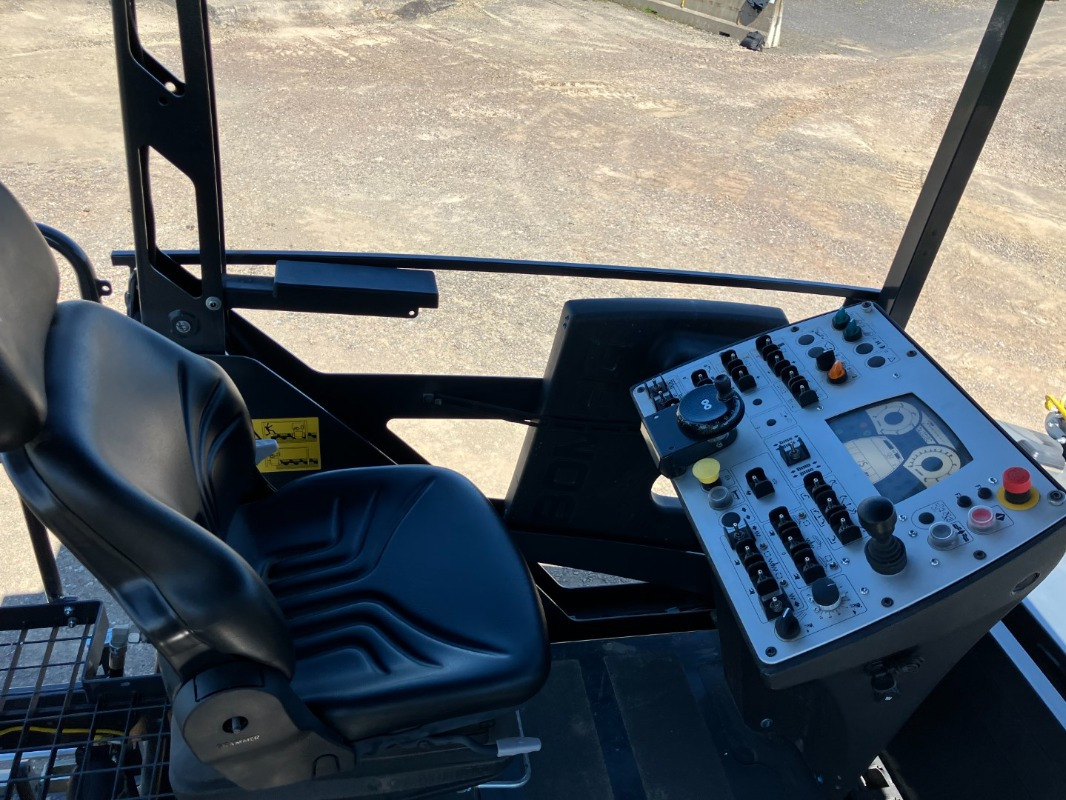 Pavimentadora de asfalto BOMAG IT BF 800 C S600  Stage IIIa/Tier 3: foto 8