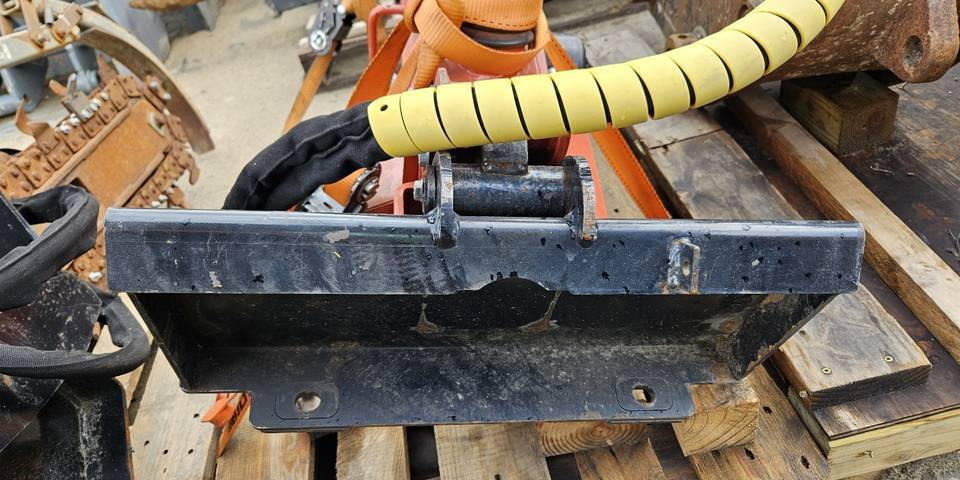 Ditch Witch MT9 MicroTrench piła pod światłowód do cięcia asfaltu/betonu - Maquinaria para hormigón: foto 5 Ditch Witch MT9 MicroTrench piła pod światłowód do cięcia asfaltu/betonu - Maquinaria para hormigón: foto 5