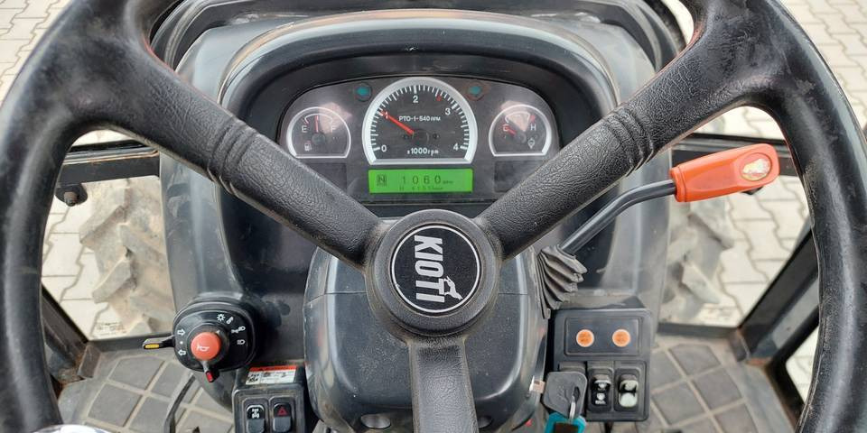 Tractor Kioti EX50 HST 50KM klimatyzacja przedni TUZ: foto 12 Tractor Kioti EX50 HST 50KM klimatyzacja przedni TUZ: foto 12