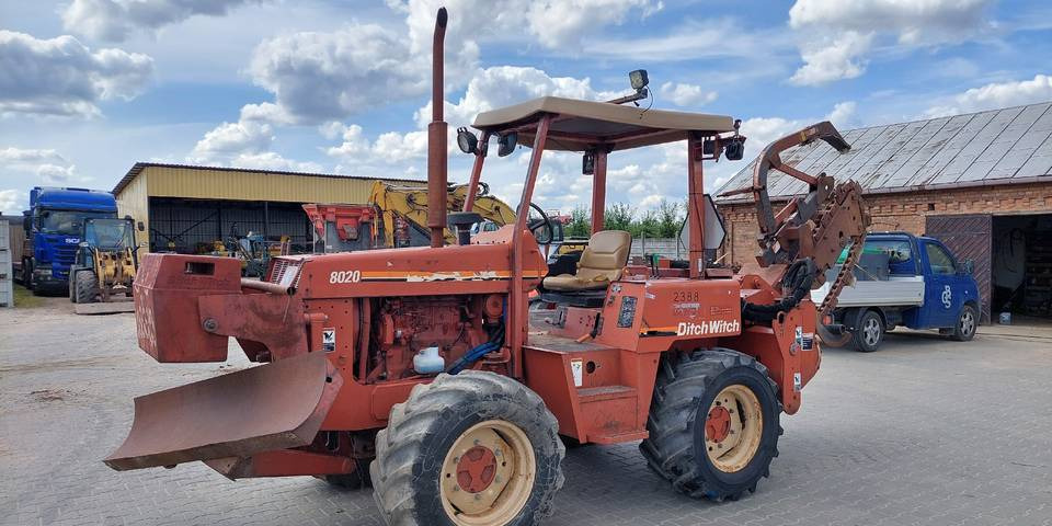 Koparka łańcuchowa Ditch Witch 8020 85KM - Zanjadora: foto 4 Koparka łańcuchowa Ditch Witch 8020 85KM - Zanjadora: foto 4
