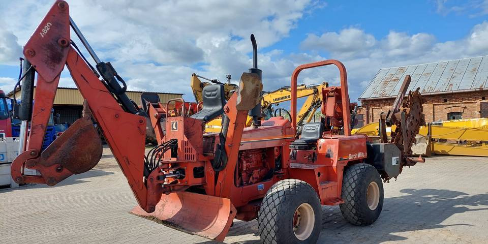 Koparka łańcuchowa pługoukładacz Ditch Witch 8020 Combo - Zanjadora: foto 3 Koparka łańcuchowa pługoukładacz Ditch Witch 8020 Combo - Zanjadora: foto 3