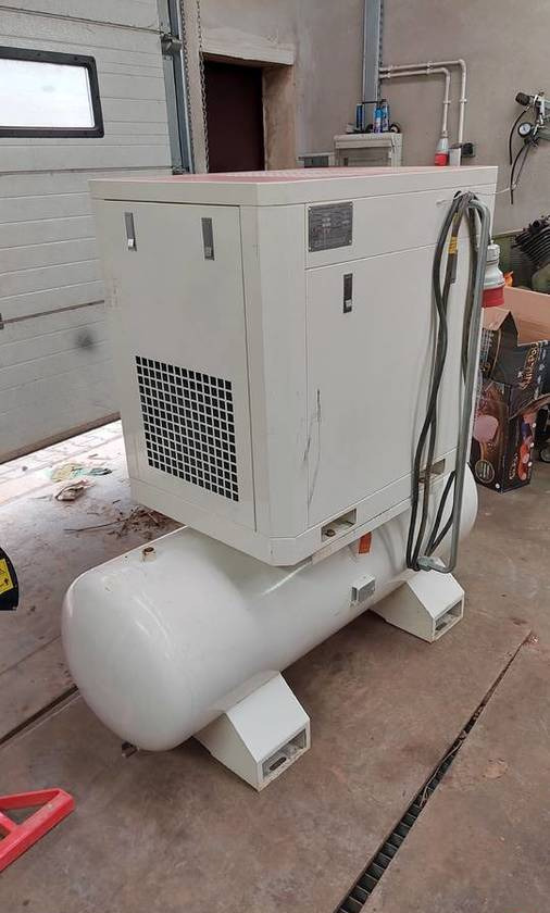 Nowy kompresor śrubowy Zelfir 7.5 kW 1100l/min zbiornik - Compresor de aire: foto 4 Nowy kompresor śrubowy Zelfir 7.5 kW 1100l/min zbiornik - Compresor de aire: foto 4