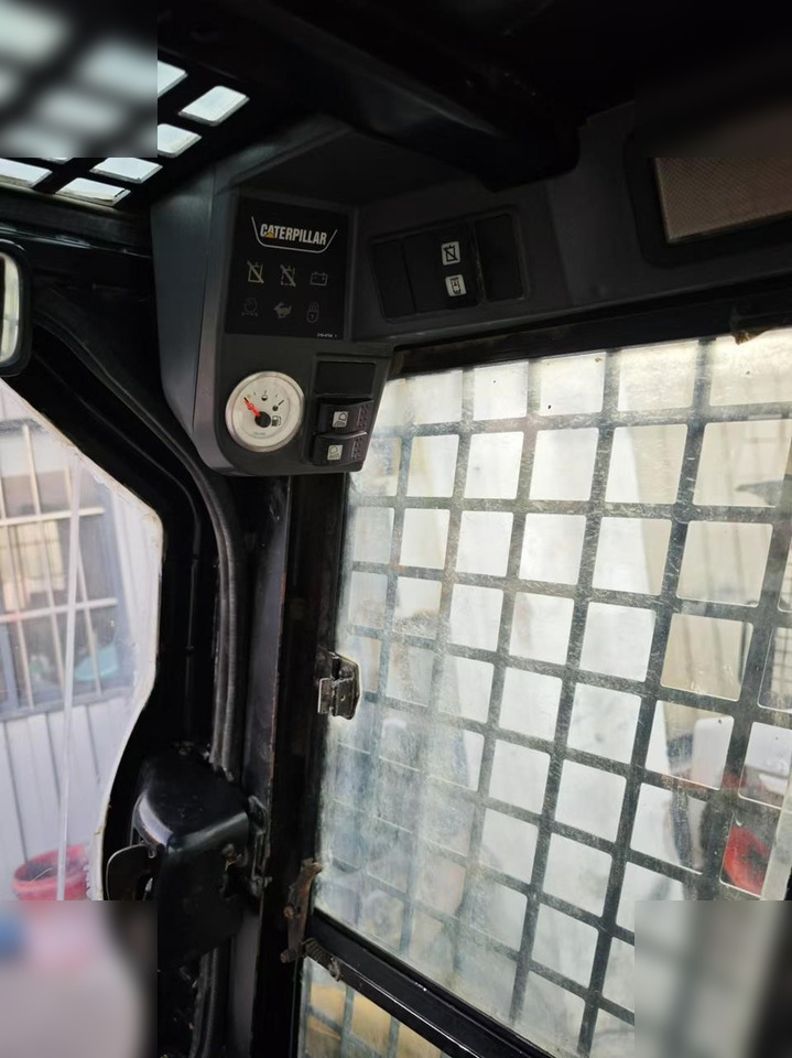 Minicargadora CATERPILLAR 226B: foto 7