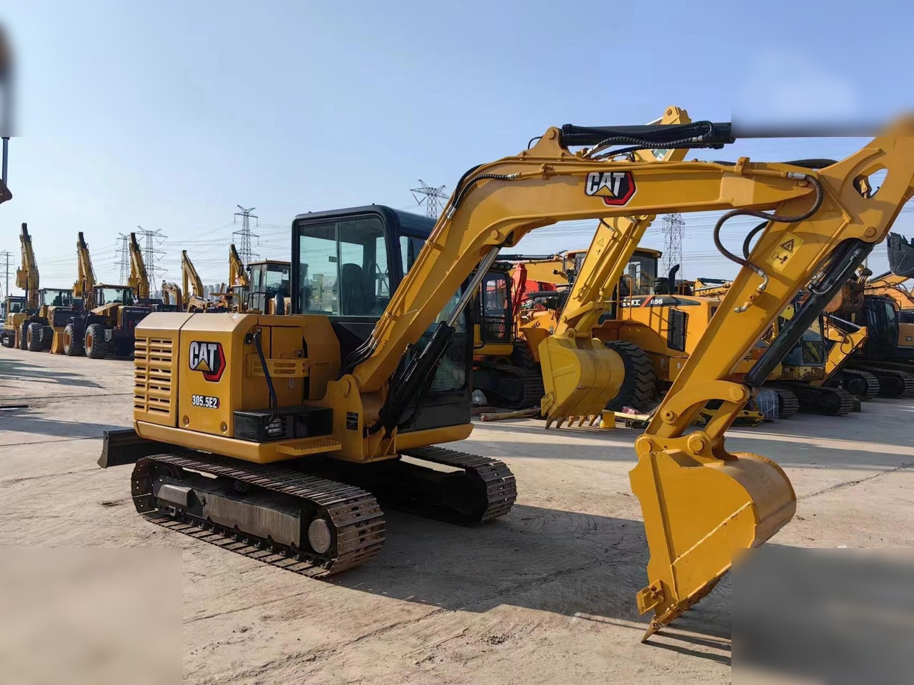 CATERPILLAR 305.5E2 - Miniexcavadora: foto 2 CATERPILLAR 305.5E2 - Miniexcavadora: foto 2