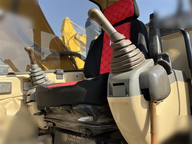 CATERPILLAR 320BL - Excavadora de cadenas: foto 4 CATERPILLAR 320BL - Excavadora de cadenas: foto 4