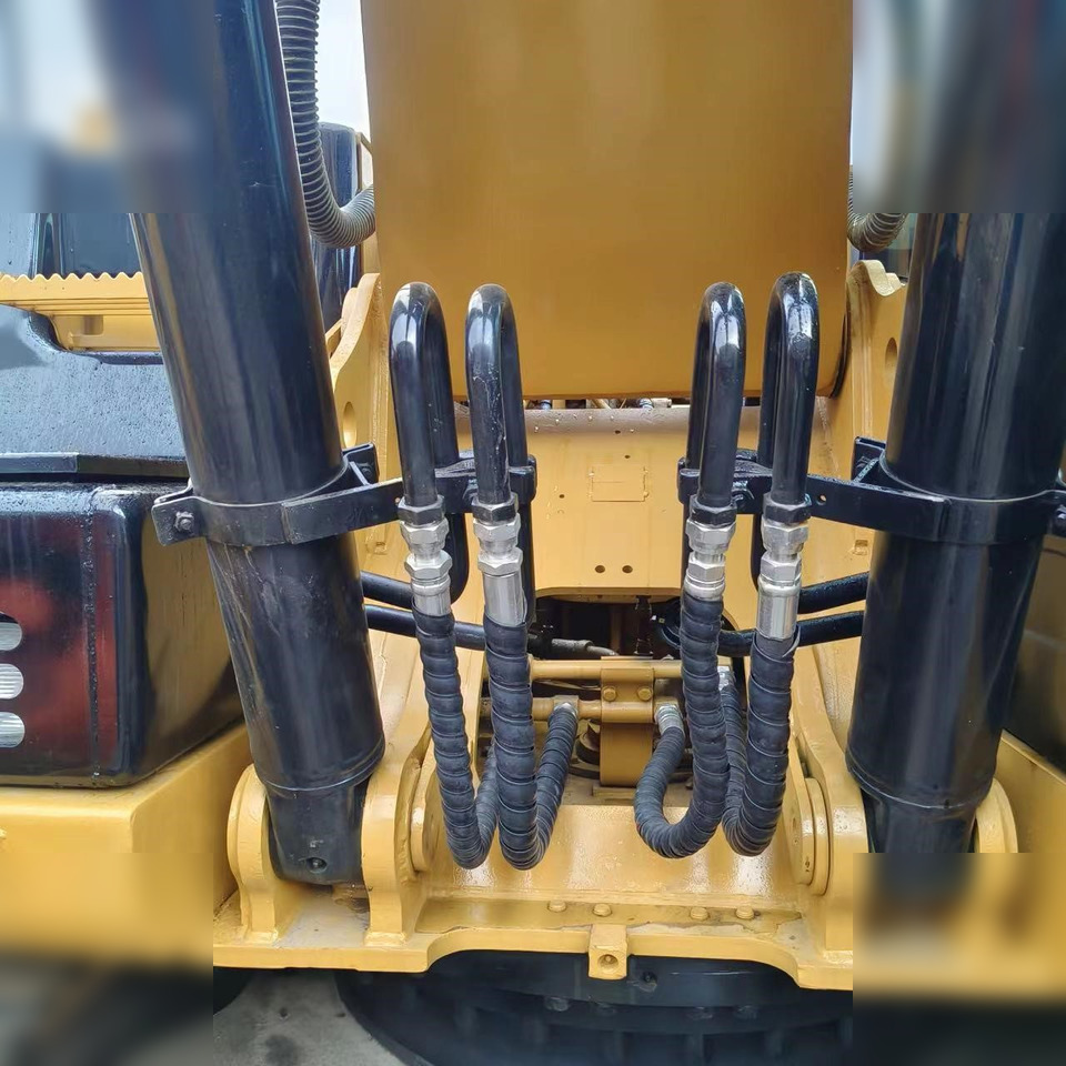 CATERPILLAR 320D2 - Excavadora de cadenas: foto 5 CATERPILLAR 320D2 - Excavadora de cadenas: foto 5