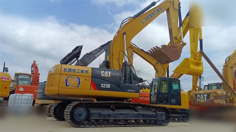 CATERPILLAR 323D - Excavadora de cadenas: foto 3 CATERPILLAR 323D - Excavadora de cadenas: foto 3