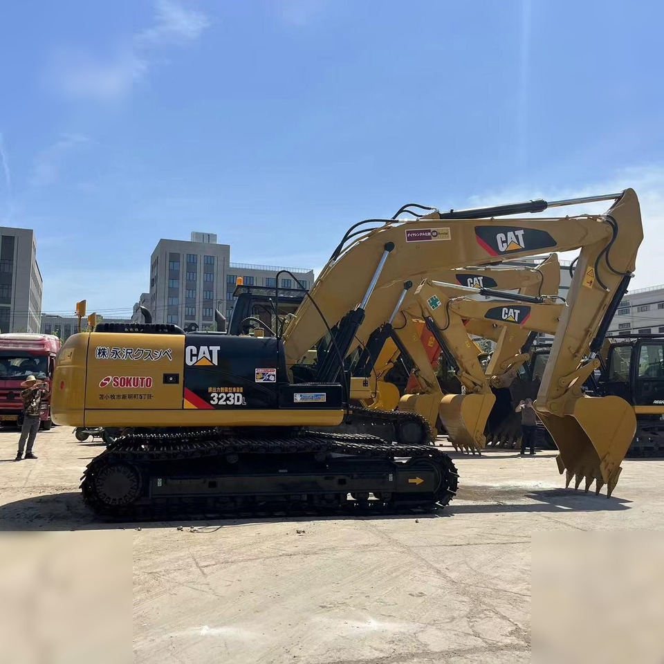 CATERPILLAR 323DL - Excavadora de cadenas: foto 1 CATERPILLAR 323DL - Excavadora de cadenas: foto 1