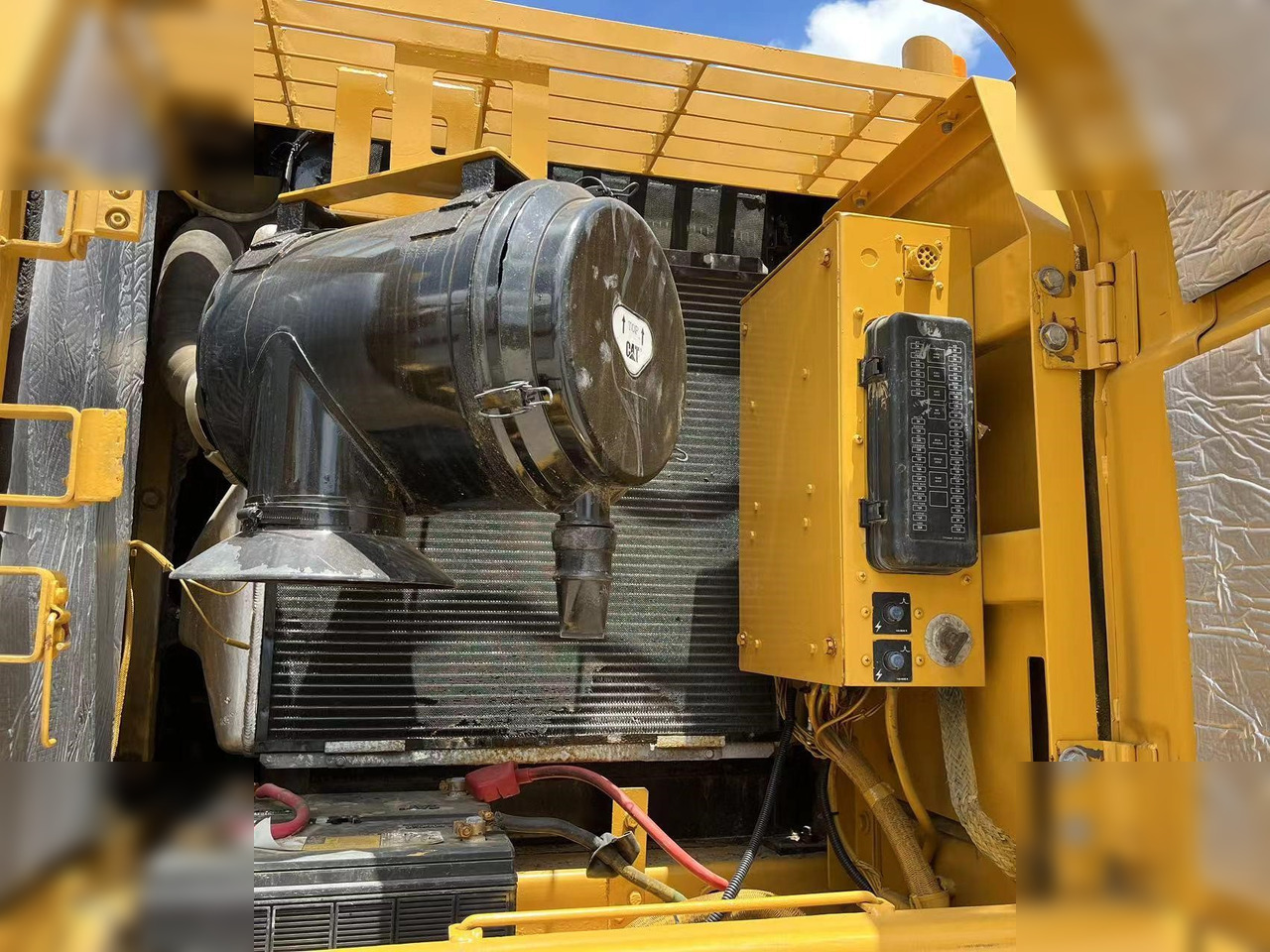 Excavadora de cadenas CATERPILLAR 325CL: foto 8