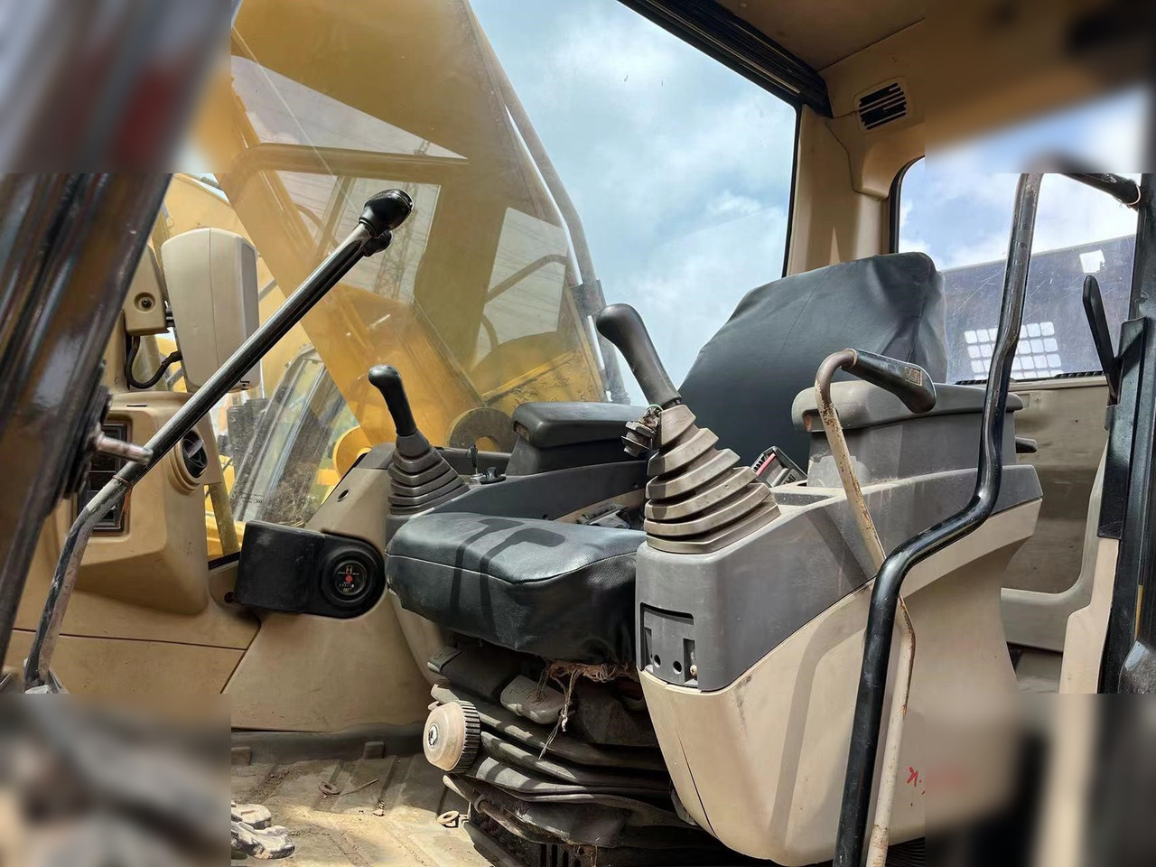 CATERPILLAR 330CL - Excavadora de cadenas: foto 5 CATERPILLAR 330CL - Excavadora de cadenas: foto 5