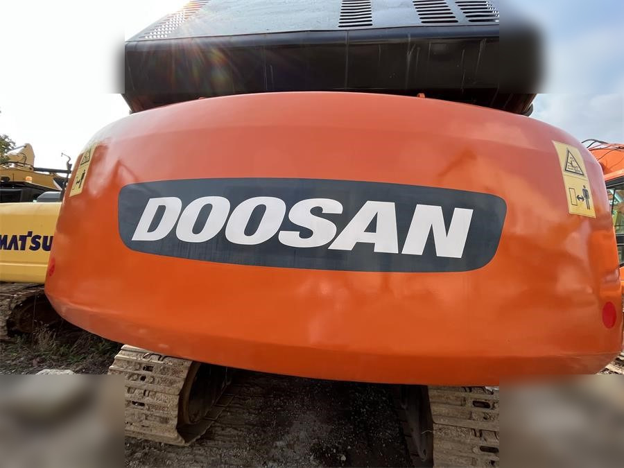 DOOSAN DH215-9E - Excavadora de cadenas: foto 3 DOOSAN DH215-9E - Excavadora de cadenas: foto 3