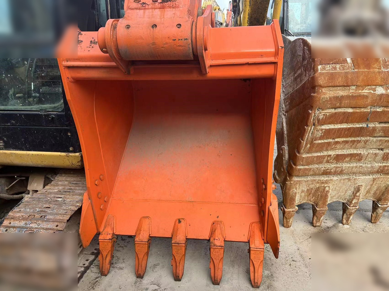 DOOSAN DH220 LC-7 - Excavadora de cadenas: foto 4 DOOSAN DH220 LC-7 - Excavadora de cadenas: foto 4