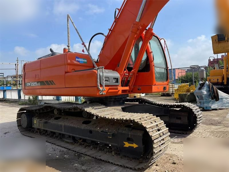 DOOSAN DX225 LC - Excavadora de cadenas: foto 2 DOOSAN DX225 LC - Excavadora de cadenas: foto 2