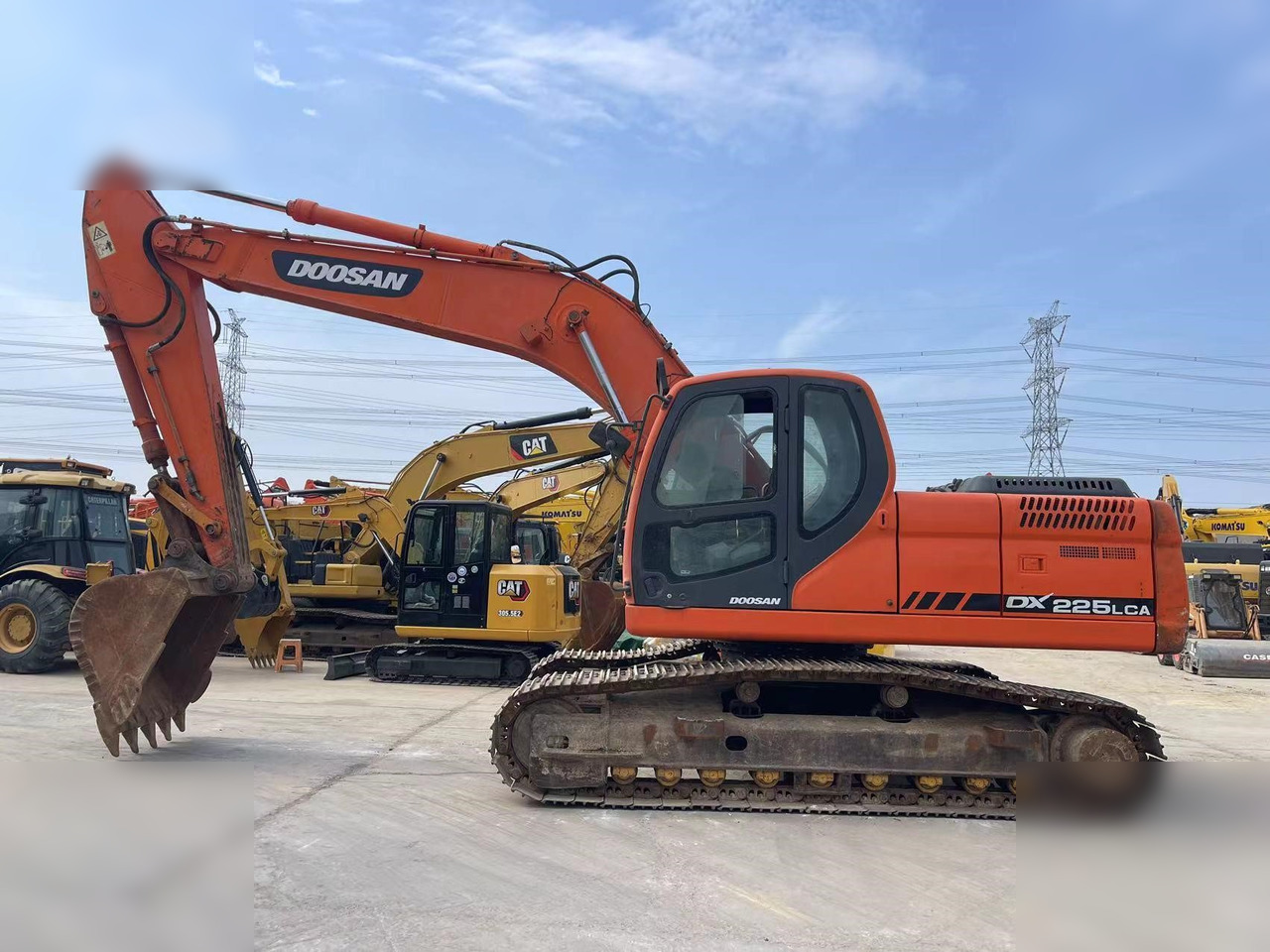 DOOSAN DX225 LCA - Excavadora de cadenas: foto 1 DOOSAN DX225 LCA - Excavadora de cadenas: foto 1