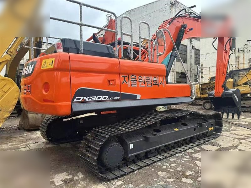 DOOSAN DX300 LC-9C - Excavadora de cadenas: foto 1 DOOSAN DX300 LC-9C - Excavadora de cadenas: foto 1
