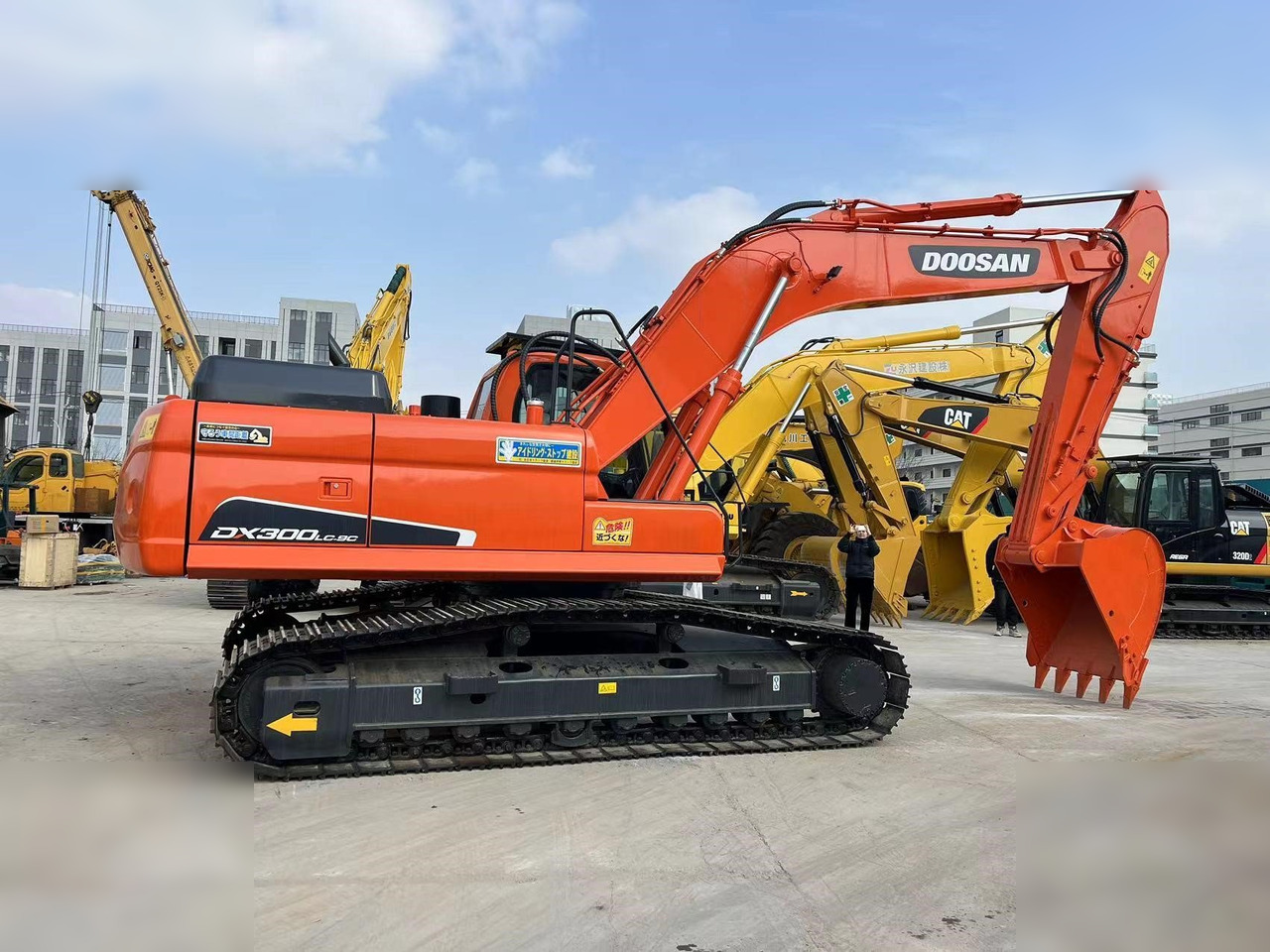 DOOSAN DX300 LC-9C - Excavadora de cadenas: foto 1 DOOSAN DX300 LC-9C - Excavadora de cadenas: foto 1