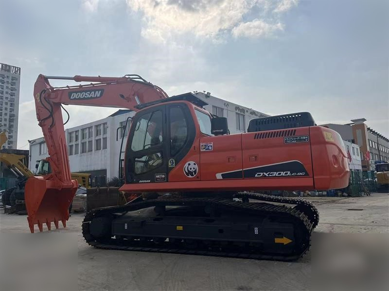 DOOSAN DX300 LC-9C - Excavadora de cadenas: foto 2 DOOSAN DX300 LC-9C - Excavadora de cadenas: foto 2
