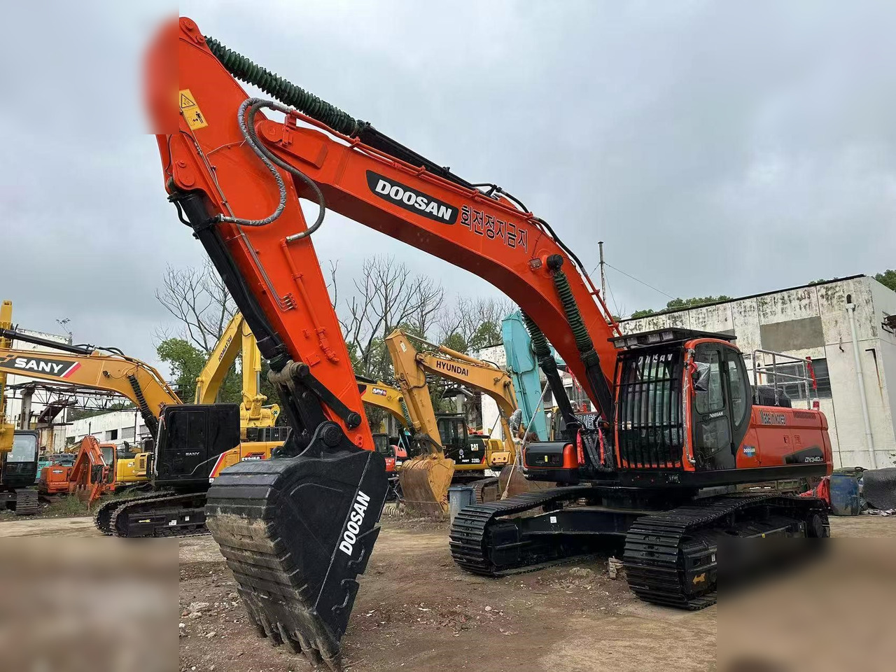 DOOSAN DX340 LCA - Excavadora de cadenas: foto 2 DOOSAN DX340 LCA - Excavadora de cadenas: foto 2