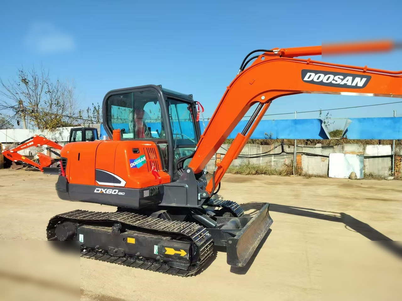 DOOSAN DX60-9C - Excavadora de cadenas: foto 3 DOOSAN DX60-9C - Excavadora de cadenas: foto 3