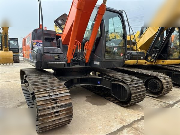 HITACHI ZX200-3G - Excavadora de cadenas: foto 2 HITACHI ZX200-3G - Excavadora de cadenas: foto 2