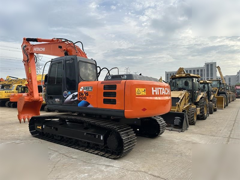 HITACHI ZX200 LC - Excavadora de cadenas: foto 4 HITACHI ZX200 LC - Excavadora de cadenas: foto 4