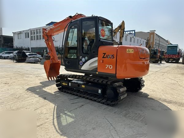 HITACHI ZX70 - Excavadora de cadenas: foto 1 HITACHI ZX70 - Excavadora de cadenas: foto 1